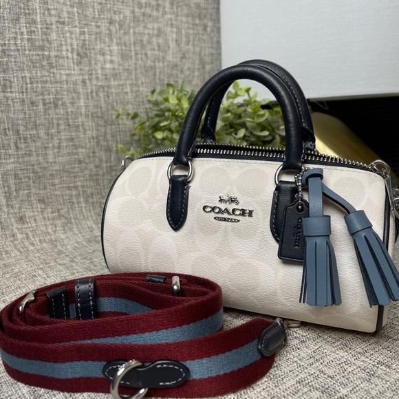 Meet your Posher, - Picture 4 of 16